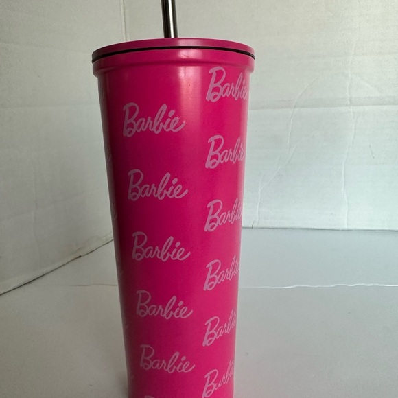 Barbie Pink Dinnerware - Picture 2 of 6